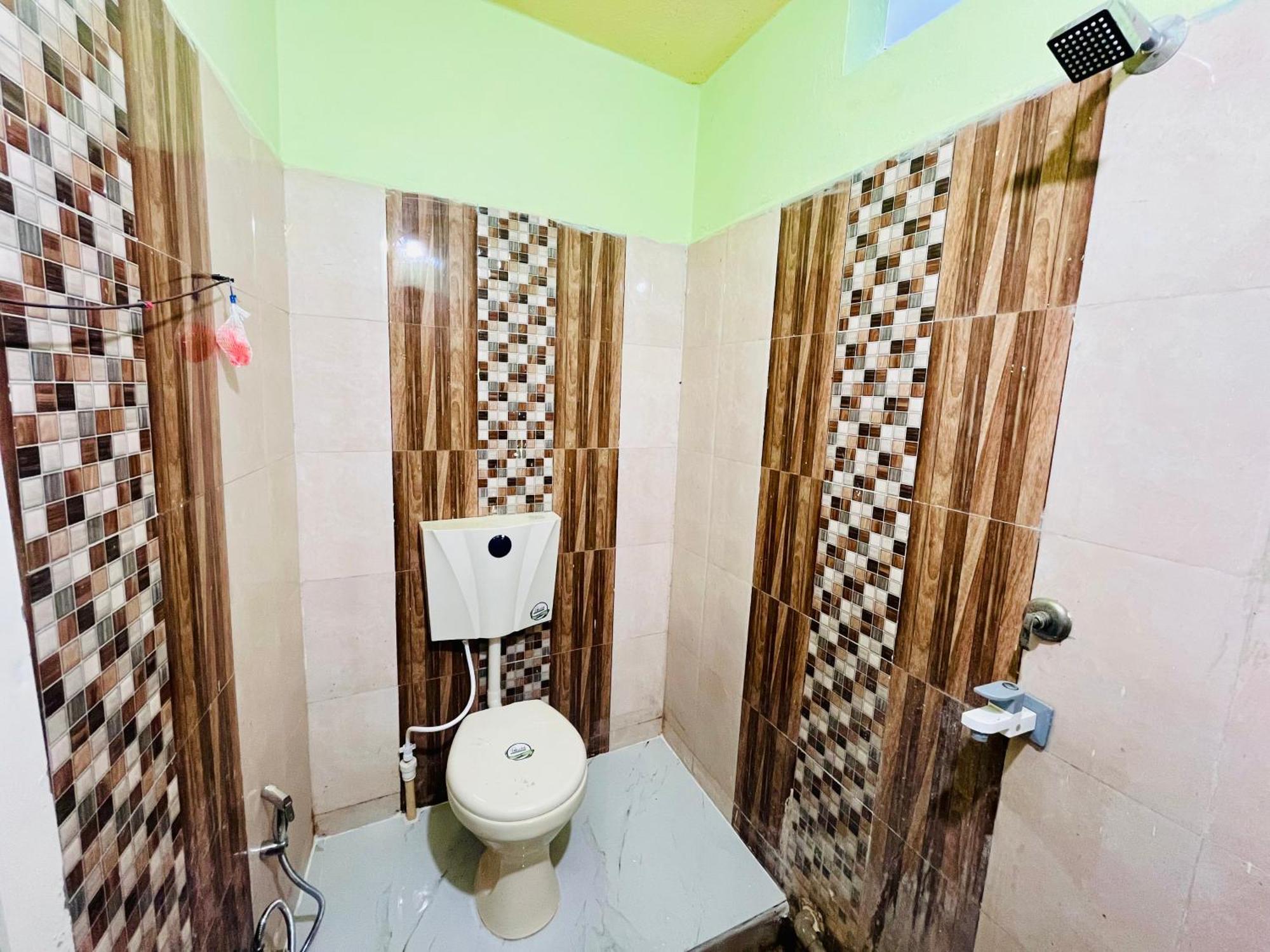 Rai Guest House 우자인 외부 사진