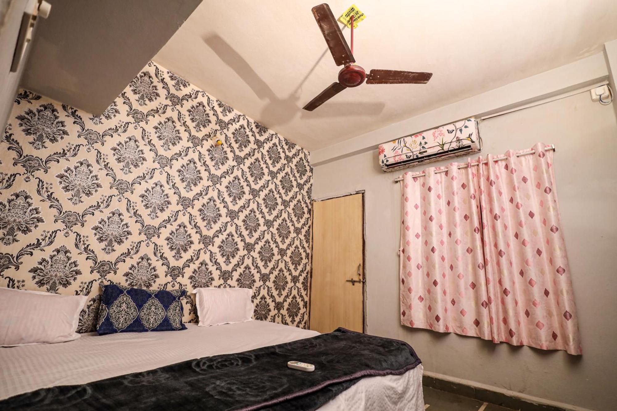 Rai Guest House 우자인 외부 사진
