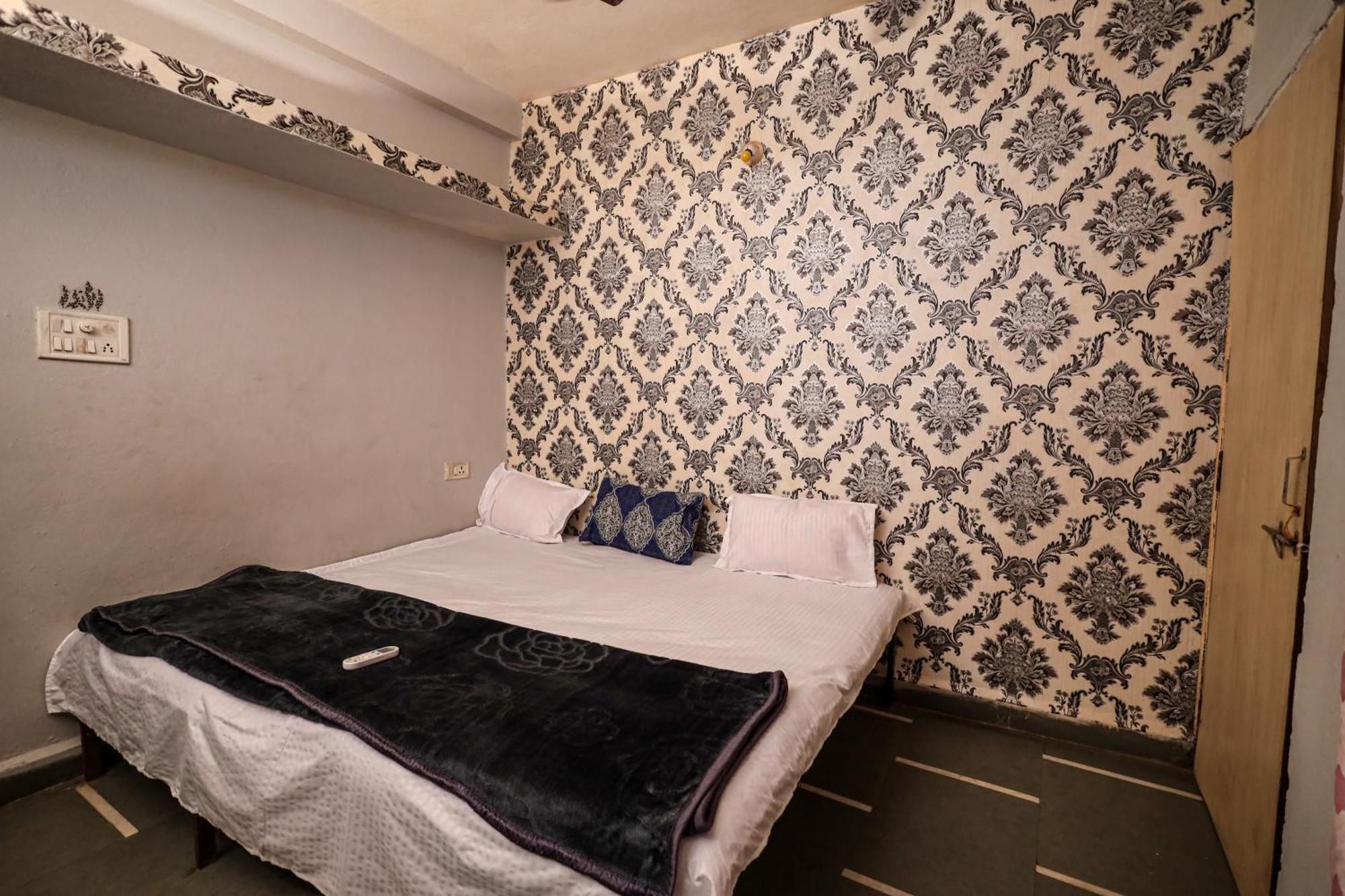 Rai Guest House 우자인 외부 사진